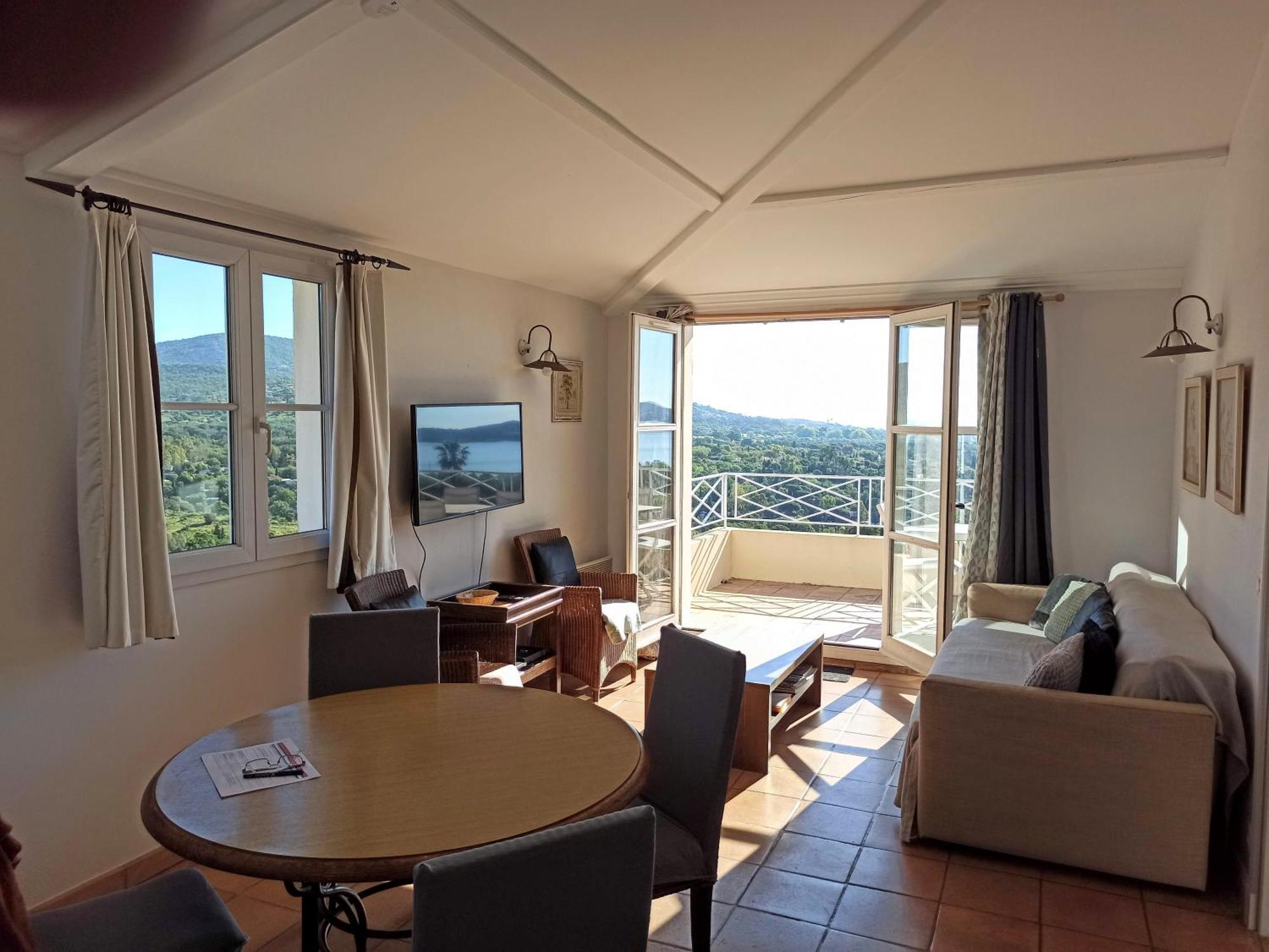 شقة Les Restanques, Bastides Vue Golfe Saint Tropez غريمو المظهر الخارجي الصورة