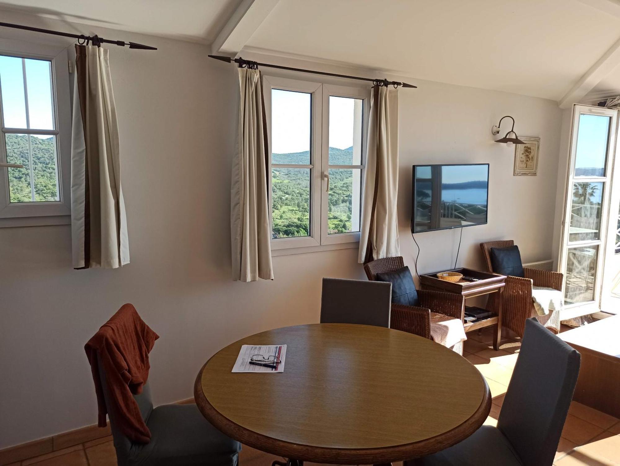 شقة Les Restanques, Bastides Vue Golfe Saint Tropez غريمو المظهر الخارجي الصورة